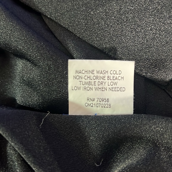 Signature Collection by Vicki Wayne Black Dress. Size 18 Petite - Picture 6 of 6